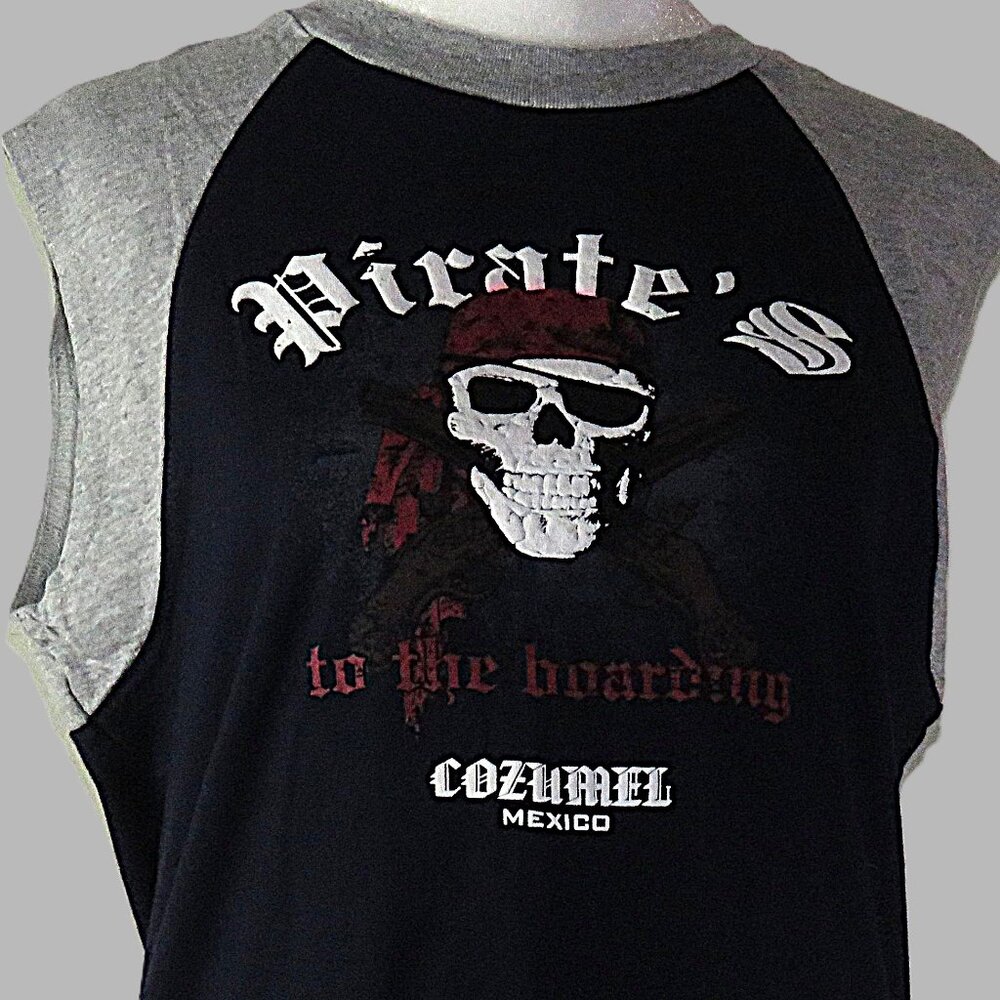 Ultramar Pirate's to the Boarding, Cozumel, Mexico Men's T-Shirt Size M (C403)